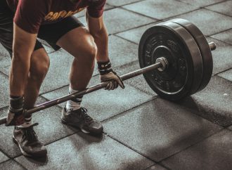 Ćwiczenia na siłowni – jak skutecznie budować mięśnie?