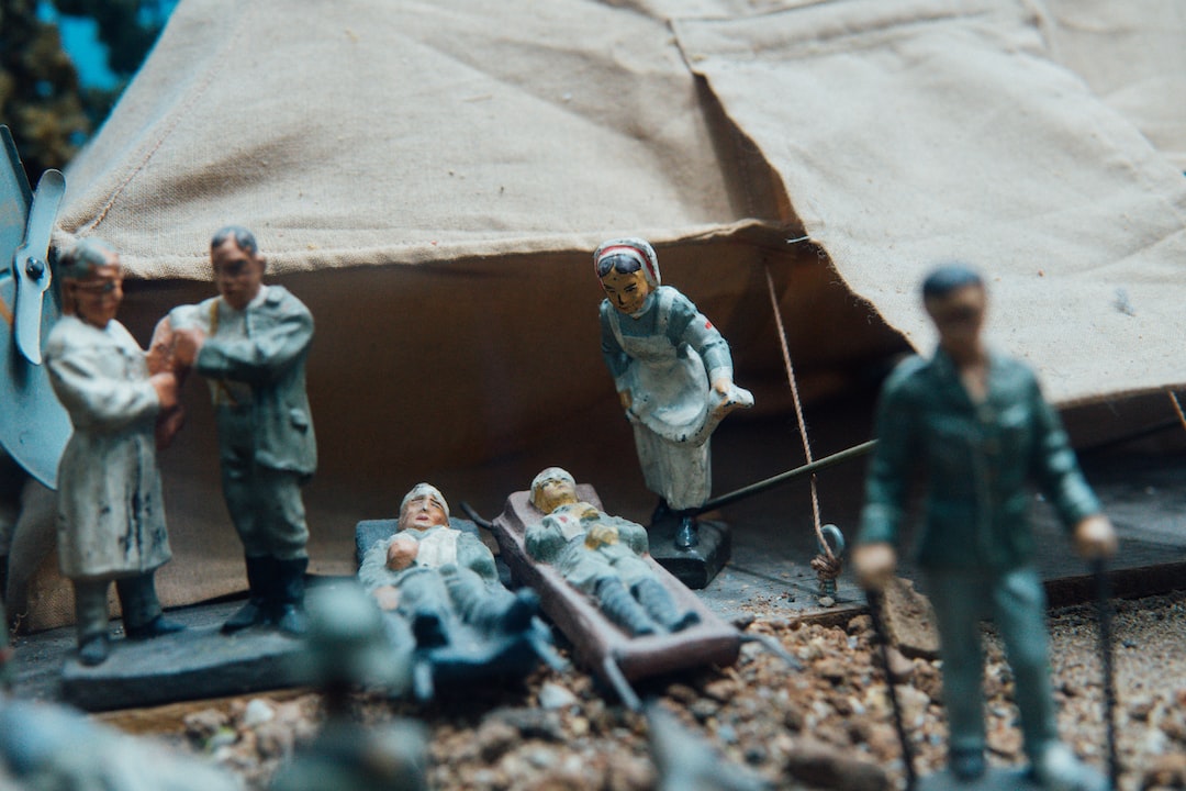 Jak kreatywna zabawa figurkami z serii wojskowej może wspomóc rozwój dziecka?