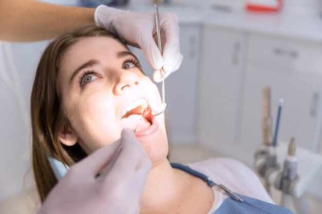 Jak nowoczesne metody przyczyniają się do trwałości efektów wybielania zębów?